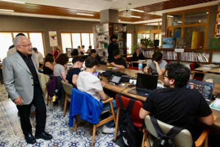 media-libraryZVeVC8