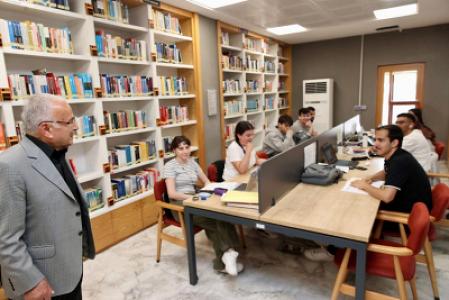 media-library1xYljv