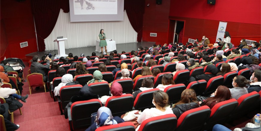 AKADEMİSYEN ANNE ORDULULARLA BULUŞTU 