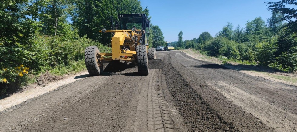 AKKUŞ’TA YEŞİL YOL ÇALIŞMALARI DEVAM EDİYOR
