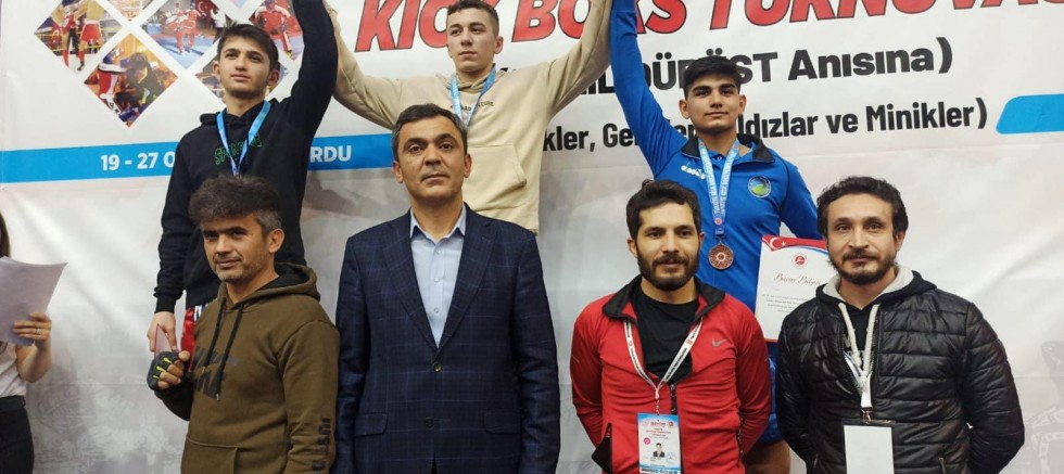 ALTIN VE BRONZ MADALYA BÜYÜKŞEHİRİN OLDU