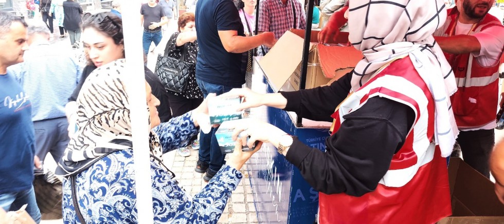 ALTINORDU BELEDİYESİ’NDEN GELENEKSEL KANDİL SİMİDİ İKRAMI