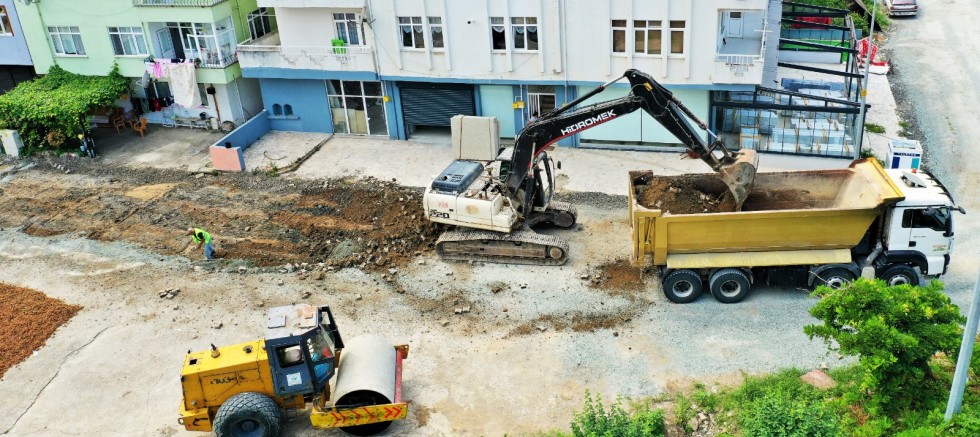 ALTINORDU BELEDİYESİ ŞEHRİ ŞANTİYEYE ÇEVİRDİ