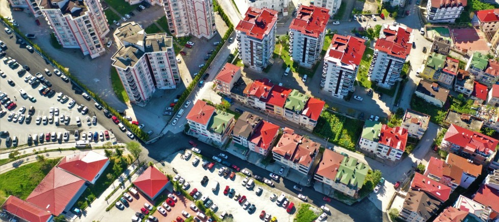 ALTINORDU BELEDİYESİ ŞEHRİN AKUT SORUNLARINA ÇÖZÜM ÜRETMEYE DEVAM EDİYOR