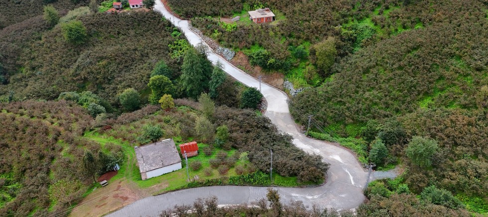 ALTINORDU ÖRENCİK’TE BETON YOL SEVİNCİ