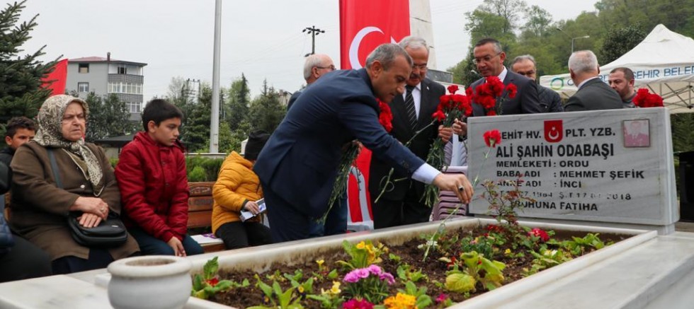 AREFE GÜNÜNDE ŞEHİTLER DUALARLA YAD EDİLDİ