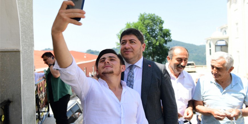 AŞKAN TÖREN, " SEVİNÇTE VE TASADA BİRİZ"
