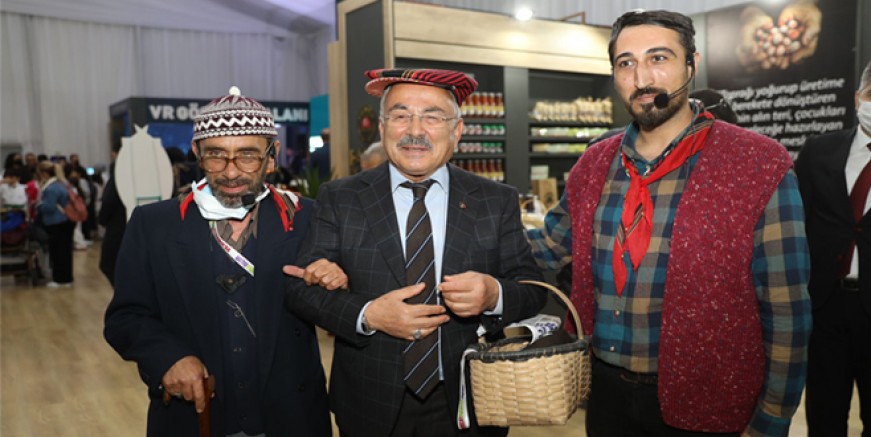 BAŞKAN GÜLER’E İSTANBUL’DA SEVGİ SELİ 