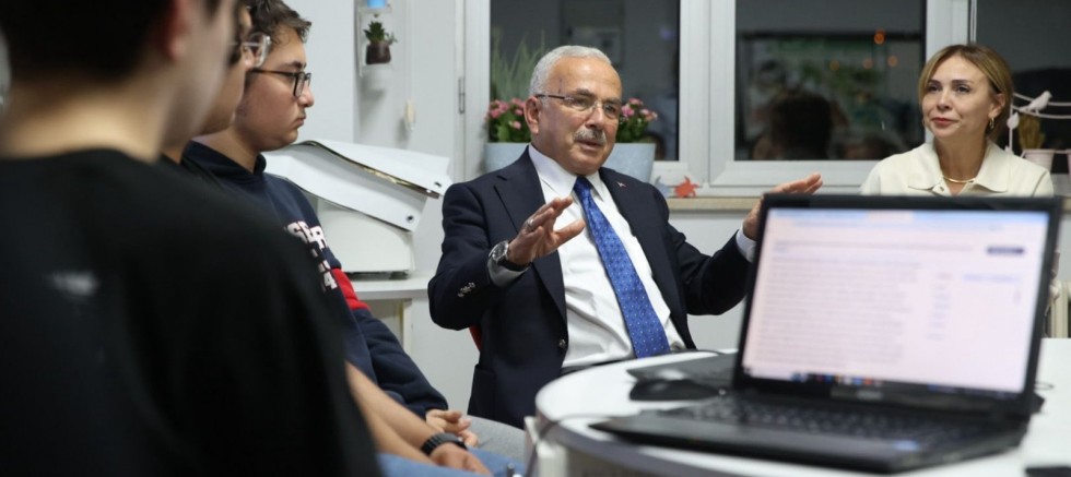 BAŞKAN GÜLER, GELECEĞİN BİLİM İNSANLARI İLE BULUŞTU 