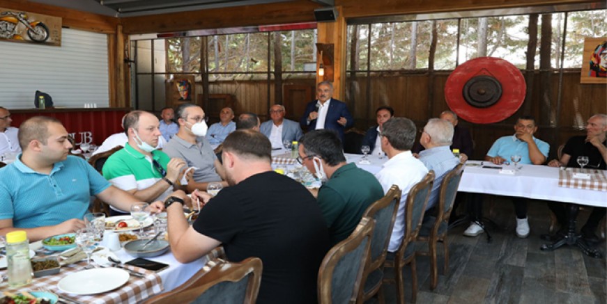 BAŞKAN GÜLER, İŞ DÜNYASI İLE BİR ARAYA GELDİ 