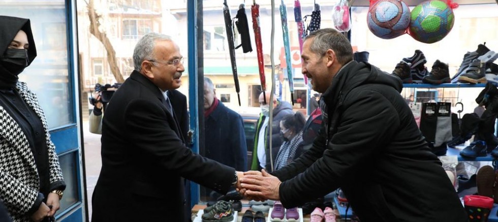  BAŞKAN GÜLER KAR KIŞ DEMEDEN İLÇELERDE