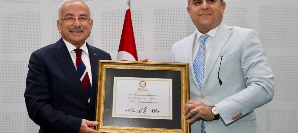 BAŞKAN GÜLER MAZBATASINI ALDI 