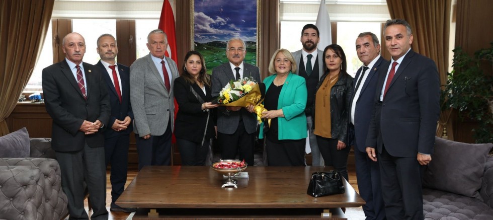 BAŞKAN GÜLER MUHTARLARI MAKAMINDA AĞIRLADI