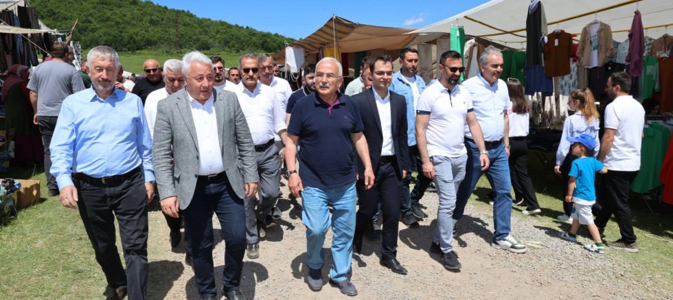BAŞKAN HİLMİ GÜLER’E YOĞUN İLGİ