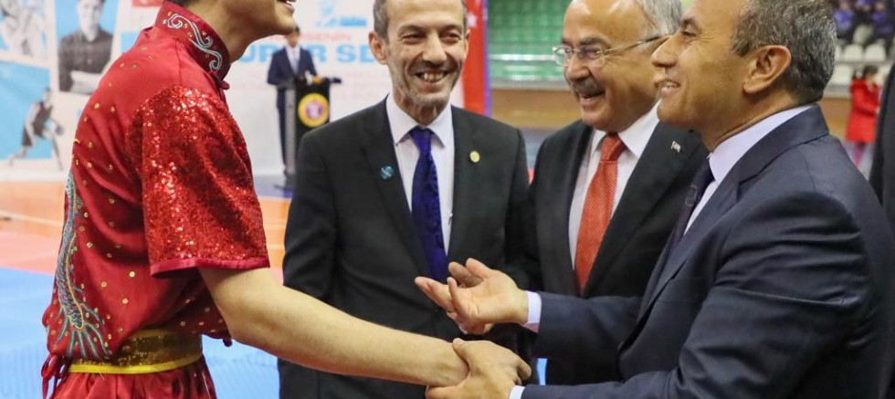 BU GÖSTERİ BAŞKA GÖSTERİ 