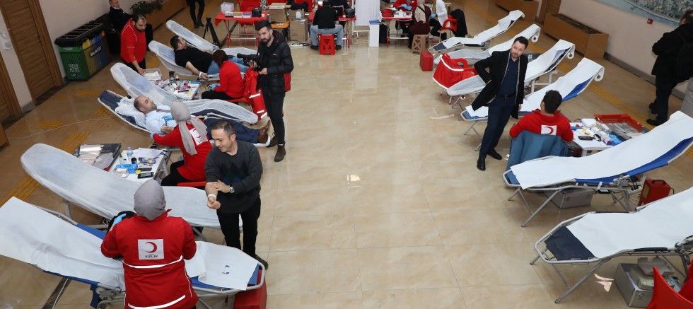 BÜYÜKŞEHİR’DEN DEPREMZEDELER İÇİN KAN BAĞIŞ KAMPANYASI