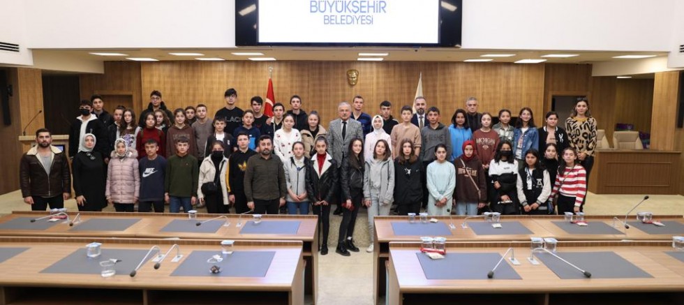 BÜYÜKŞEHİR ÖĞRENCİLERE KENTİNİ TANITIYOR 