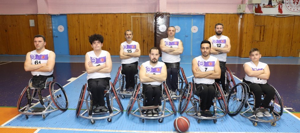 BÜYÜKŞEHİR SÜPER LİG YOLUNDA DOLU DİZGİN