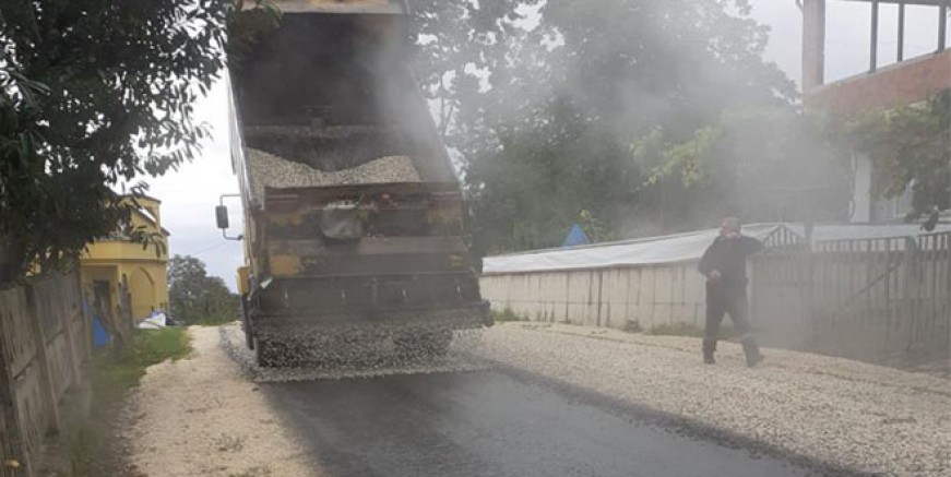 BÜYÜKŞEHİR YOL SORUNLARINI ÇÖZÜYOR