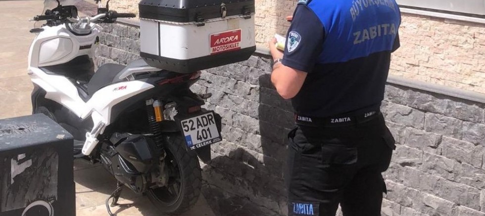 BÜYÜKŞEHİR ZABITASI’NDAN KAPALI CADDE DENETİMİ