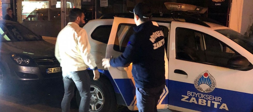 BÜYÜKŞEHİR ZABITASINDAN 83 DİLENCİYE MÜDAHALE