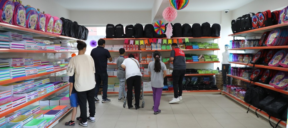 BÜYÜKŞEHİRDEN ÖĞRENCİLERE KIRTASİYE DESTEĞİ