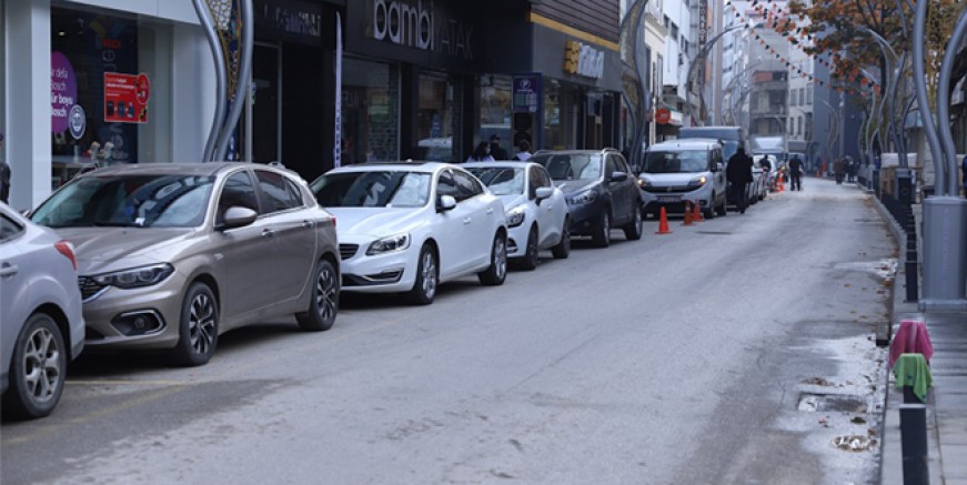 CADDE OTOPARKLARI ÜCRETSİZ OLUYOR