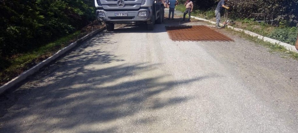 ÇAYBAŞI-İLKÜVEZ ARASINDA YOL SEVİNCİ 