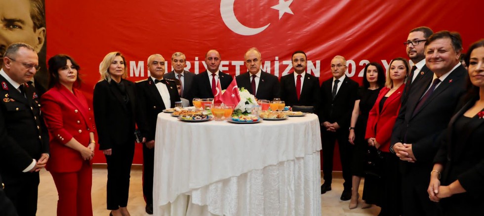 CUMHURİYET RESEPSİYONU YAPILDI