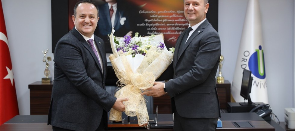 EFSANE BAŞHEKİM HAKAN TİMUR DEKAN OLDU