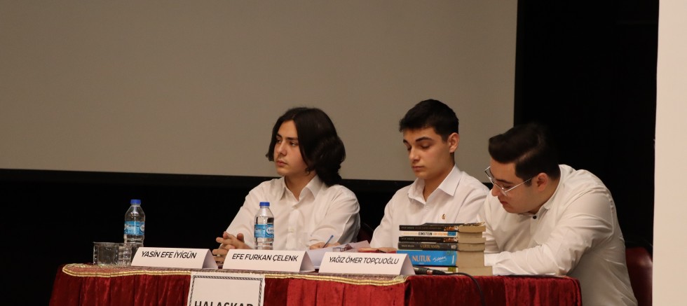 GENÇLER FİKİRLERİ İLE YARIŞIYOR 