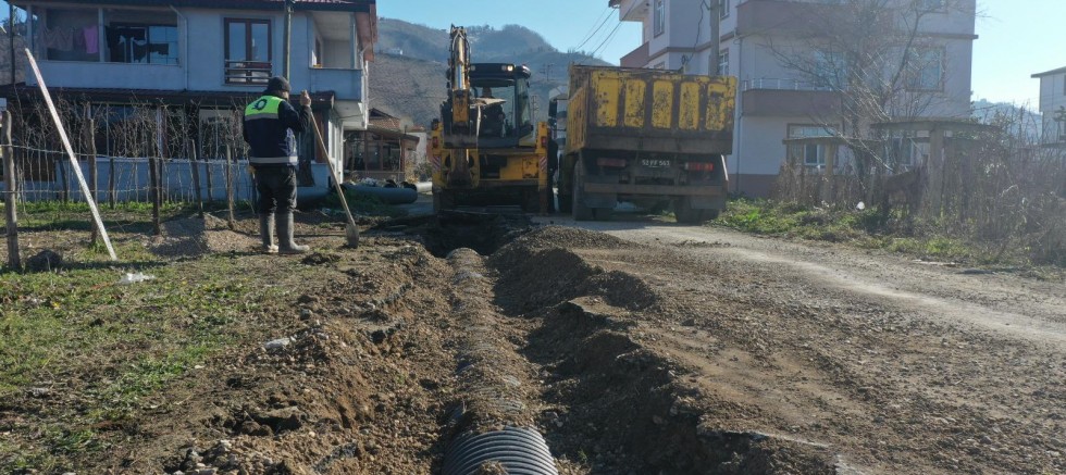 GÜLYALI’NIN ALTYAPISI YENİLENİYOR