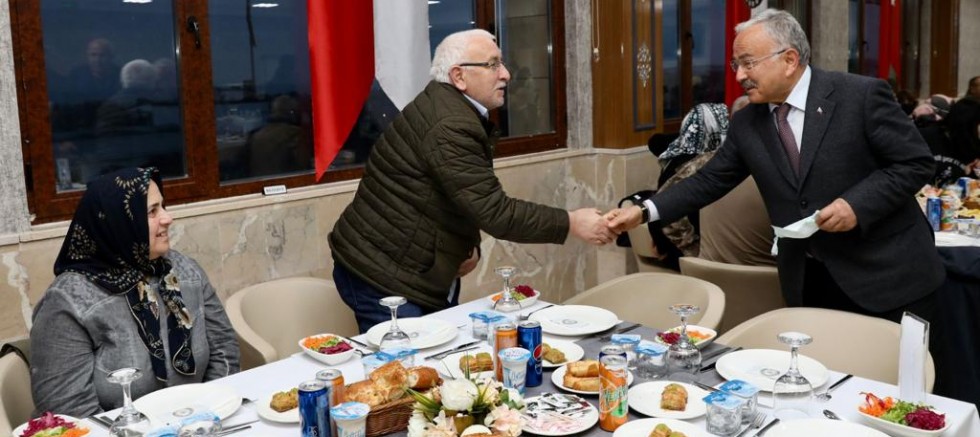 İFTAR YEMEĞİNDE BİR ARAYA GELİNDİ