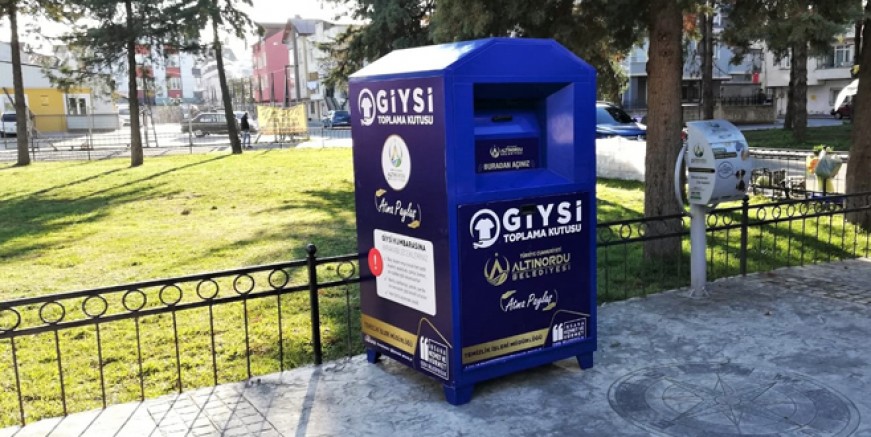 KIYAFETLER ÇÖPE DEĞİL GİYSİ KUTUSUNA