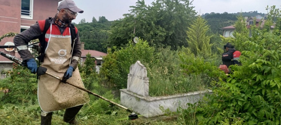 MEZARLIKLAR BAYRAMA HAZIR