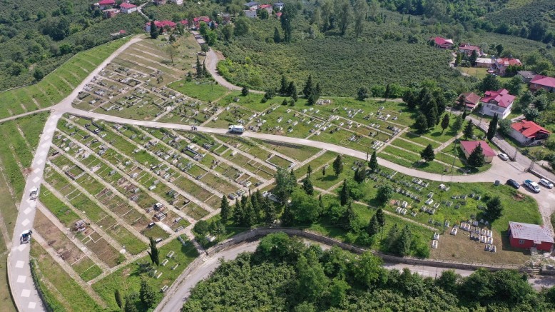  MEZARLIKLAR BAYRAMA HAZIR