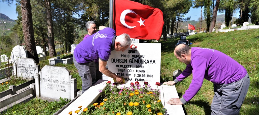 MİNNETTARIZ...