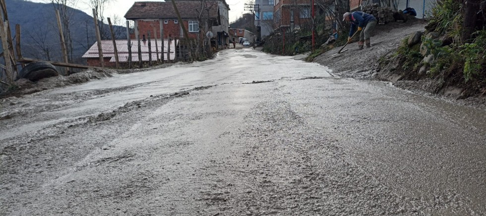 ORDU’DA GRUP YOLLARINA BETON VE ASFALT KONFORU