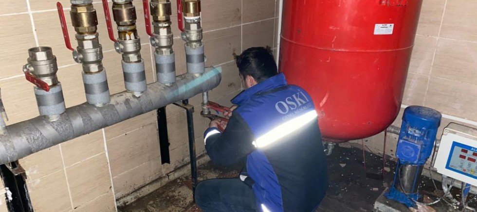 OSKİ DEPREM BÖLGESİNDE HARIL HARIL ÇALIŞIYOR