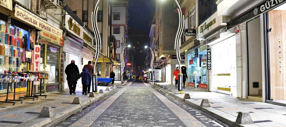 ŞARKİYE KÜLLERİNDEN YENİDEN DOĞDU