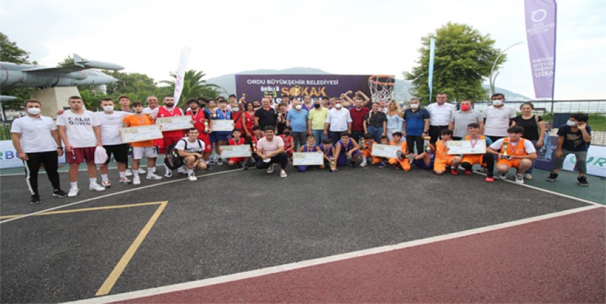 SOKAK BASKETBOL TURNUVASI NEFES KESTİ 