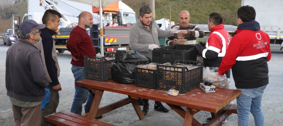 TIR ŞOFÖRLERİ İFTAR SAATİNİ ORDU’YA GÖRE AYARLIYOR
