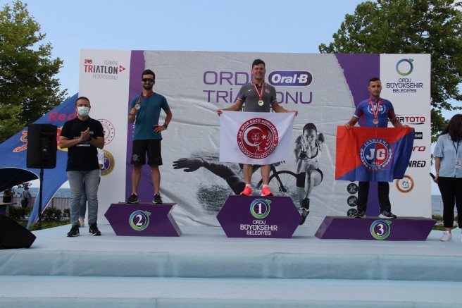 TRİATLON YARIŞLARI SONA ERDİ