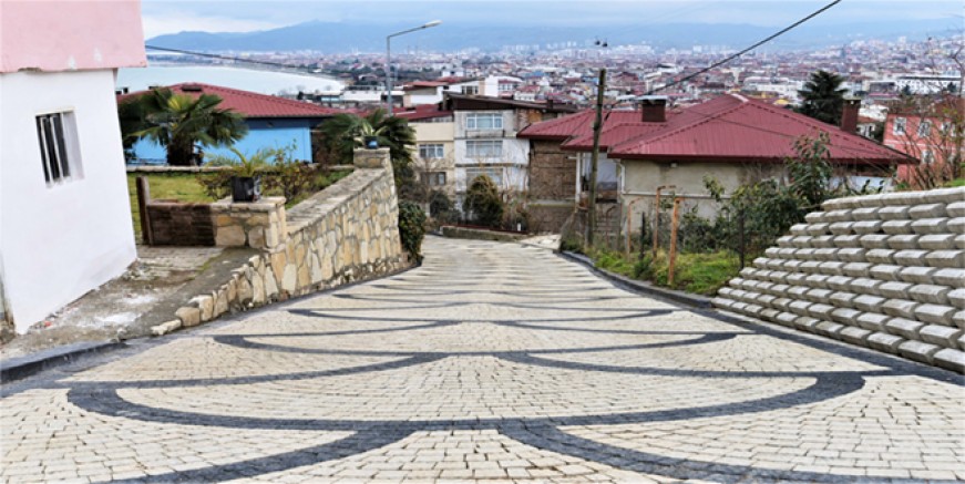 UĞURVEREN SOKAK YENİ YÜZÜYLE GÖZ KAMAŞTIRIYOR 