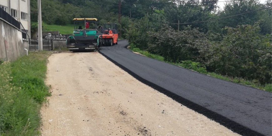 ULUBEY’DE CADDE VE SOKAKLAR ASFALTLA BULUŞTU