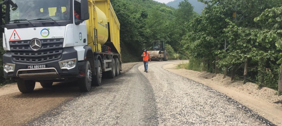 ÜNYE’DE ASFALT SEFERBERLİĞİ