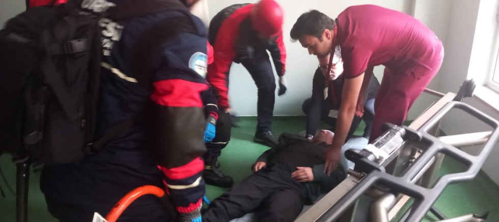 ÜNYE DEVLET HASTANESİNDE DEPREM TATBİKATI 