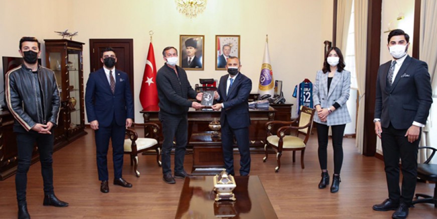 VALİ SONEL, 