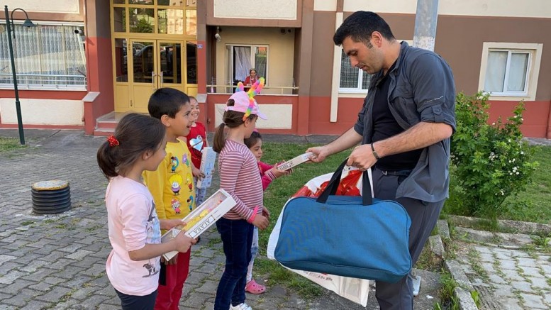 VALİ SONEL, HANE ZİYARETLERİNİ SÜRDÜRÜYOR