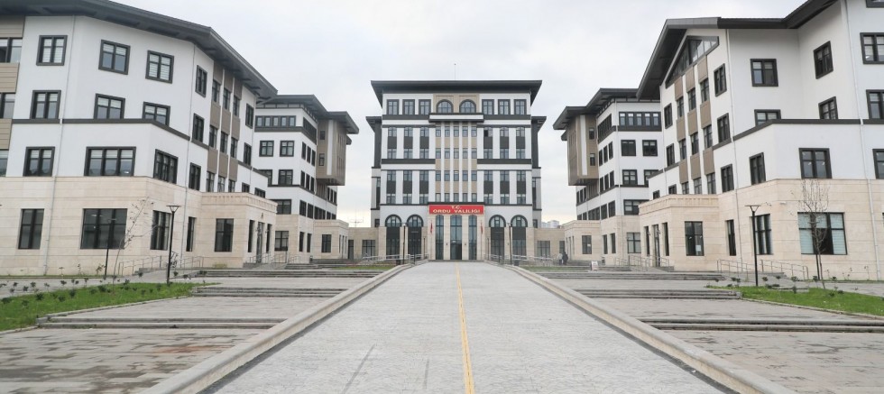 VALİ SONEL, “ZOR İŞİ DEVLET ADABI VE ALIN AKIYLA BAŞARDIK…”